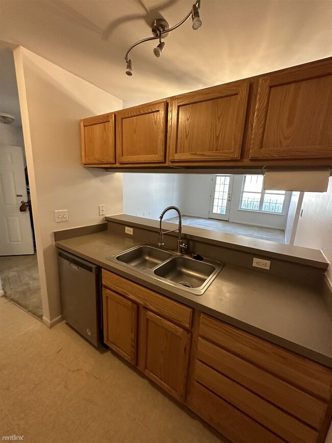 Building Photo - 2 br, 2 bath Condo - 2253 South Main Stree...