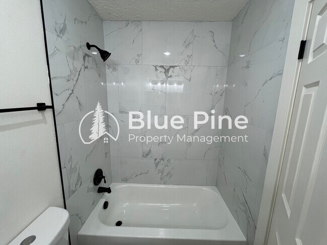 Building Photo - 3095 Disney Dr