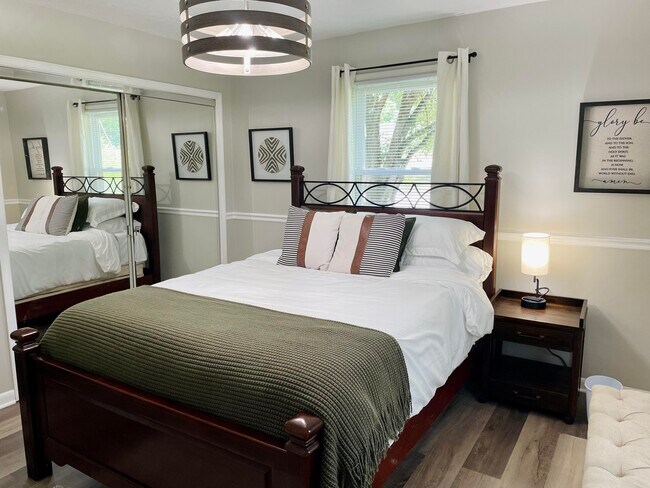 Building Photo - 6968 Corydon Ridge Rd NE