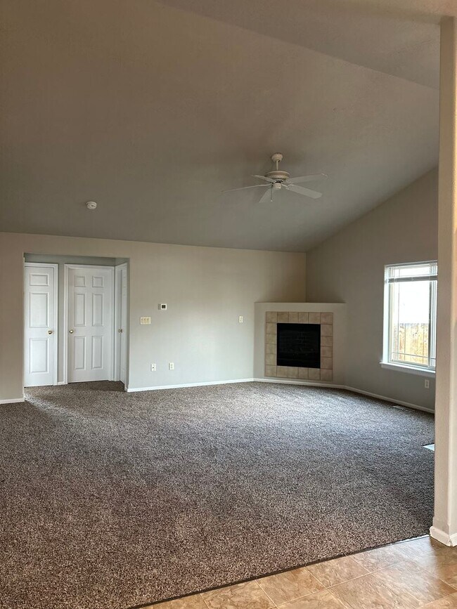 Building Photo - 1297 NE Dawson Dr