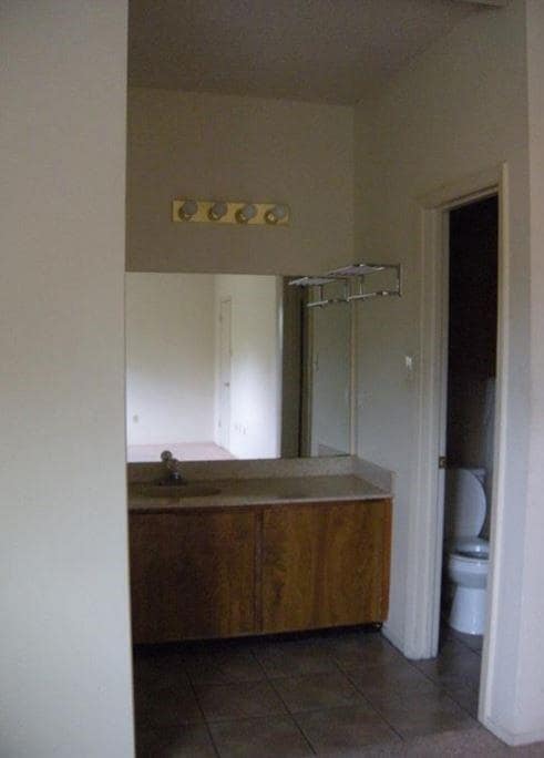 Building Photo - 114 E 31st St