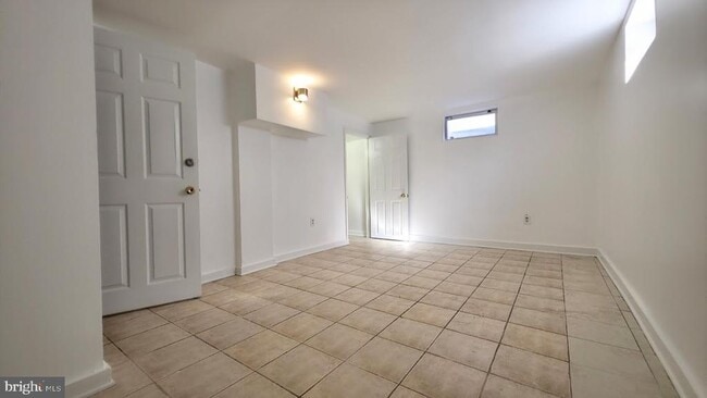 Building Photo - 12217 Valleywood Dr