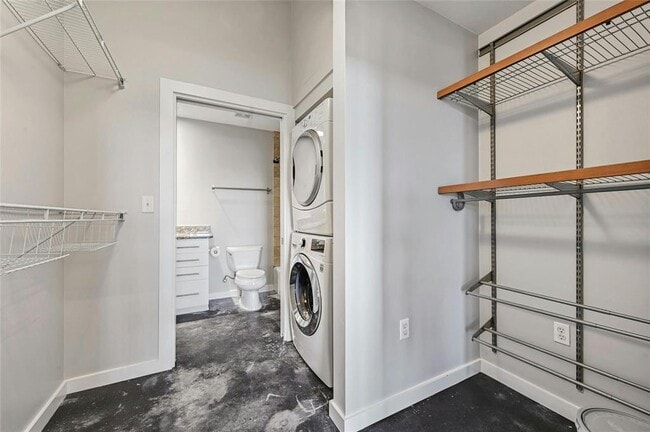 Building Photo - 2235 E 6th St