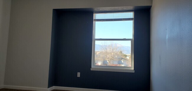 Building Photo - 1310 Firefly Cir