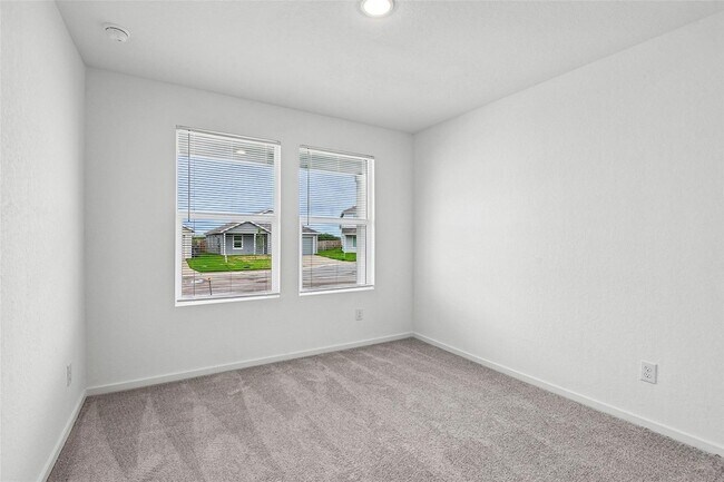 Building Photo - 3188 Dispatch Dr
