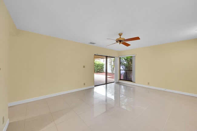 Building Photo - 6820 Allegre Ct