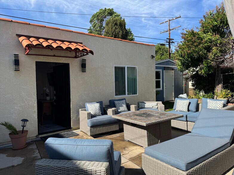 Building Photo - 2115 S Rimpau Blvd