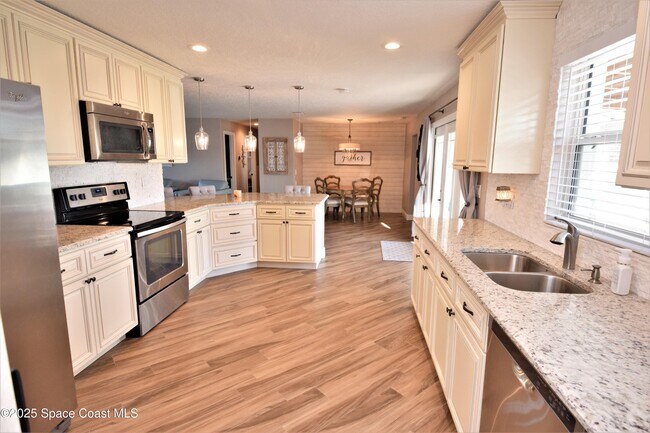 Building Photo - 1495 Hannah Dr