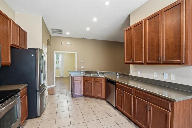 Building Photo - 31720 Marchester Dr