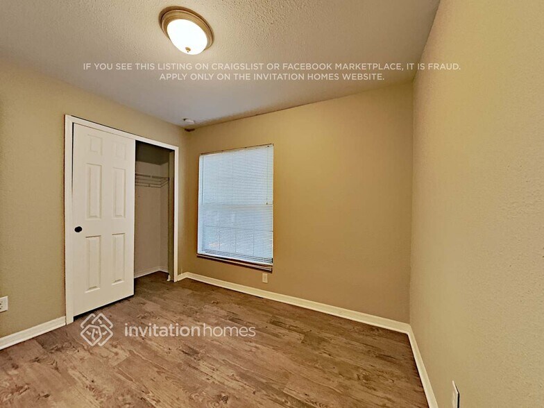 Building Photo - 979 N Jerico Dr