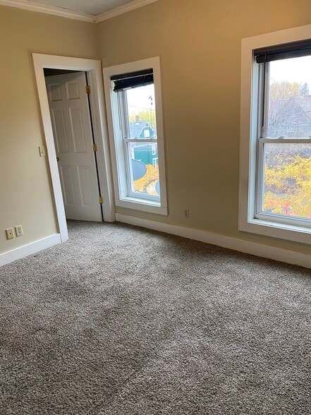 Building Photo - 16 S 19th Ave E