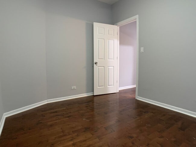 Building Photo - Updated Studio in Prime Logan Square Location