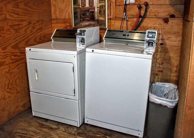 Building Photo - 176 Poplar St