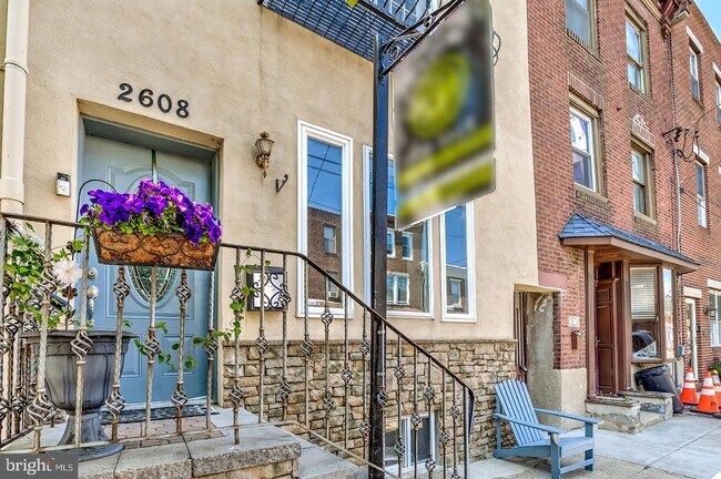 Building Photo - 2608 Edgemont St