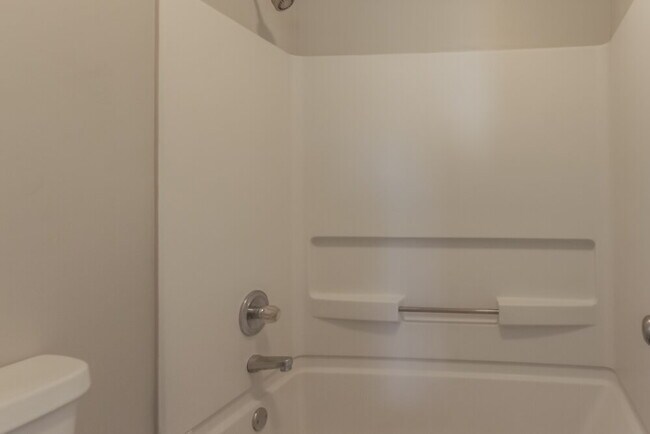 Building Photo - 10953 Oak Leaf Dr