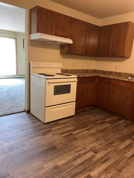 Kitchen - Auburn Cove Apartments., LLC