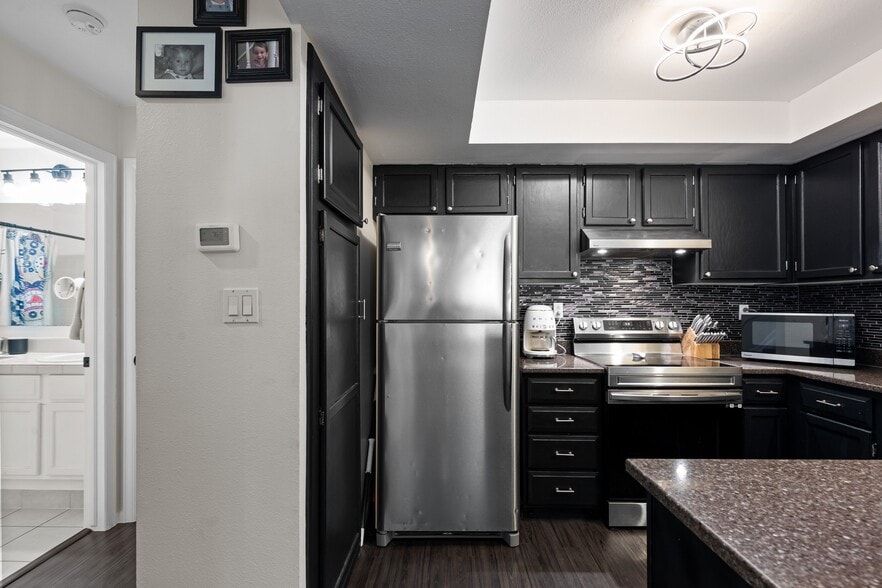 Building Photo - 2685 S Dayton Way