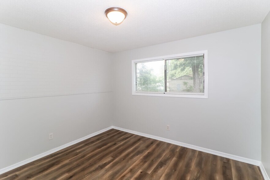 Building Photo - 6150 Devon Cir