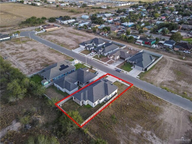 Building Photo - 25 La Pointe Ave