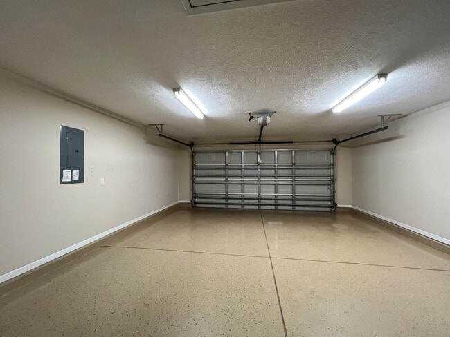 Building Photo - 187 Heath Dr