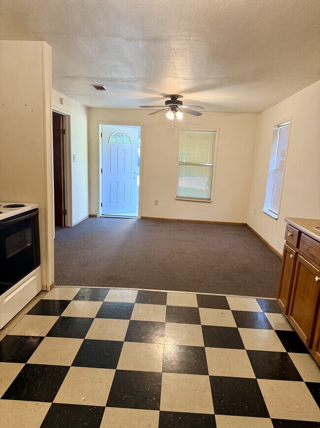 Building Photo - 708 East St