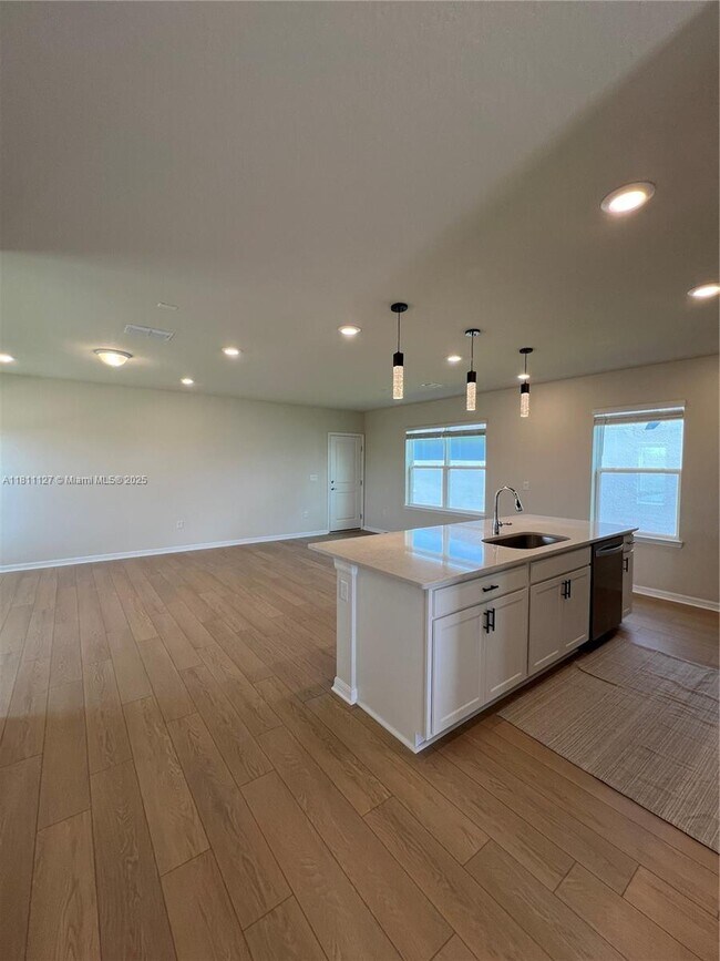 Building Photo - 16414 Grey Pne Dr