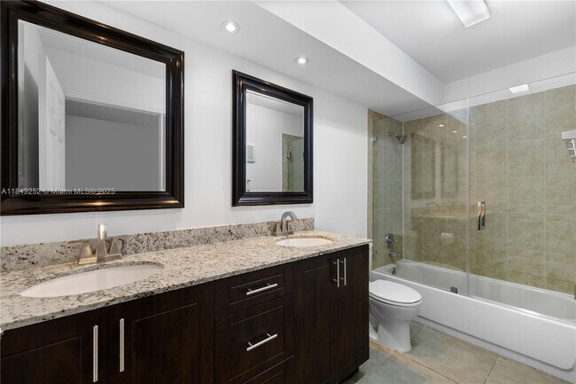 Building Photo - 6940 Miami Gardens Dr