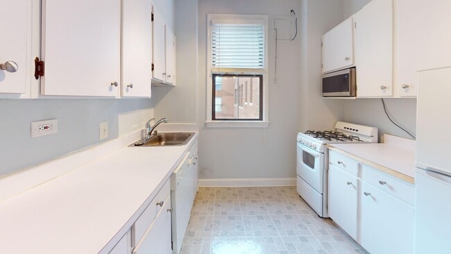 Building Photo - 2515 K St NW