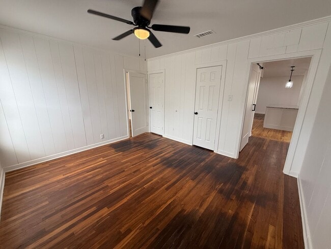 Building Photo - Country-Side Chic: Fully Renovated 3-Bed, ...