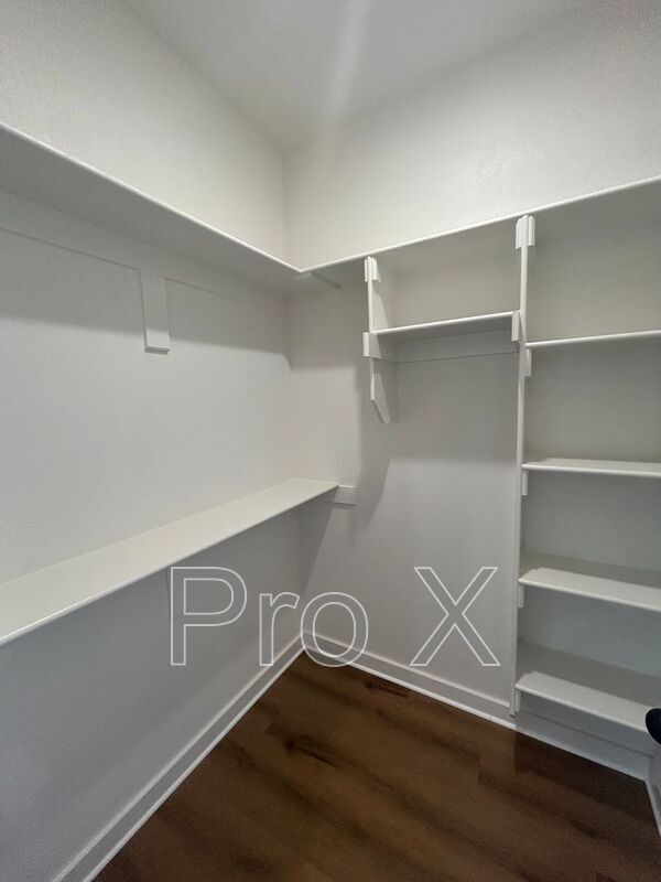 Building Photo - 623 Cosmos St