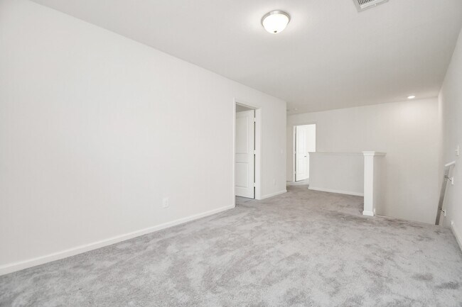 Building Photo - 7819 Royalwood Dr