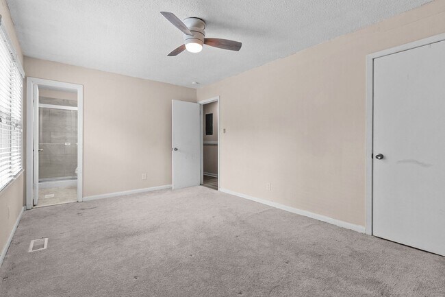 Building Photo - 4 Bedroom 2 Bath Ranch in a cul-de-sac