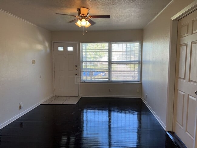 Building Photo - 908 Jefferies, Killeen