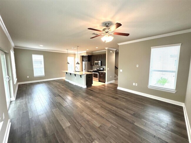 Building Photo - 4705 Rosedale Ave