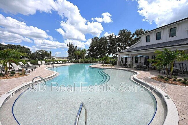 Building Photo - 2106 Rosewood Dr
