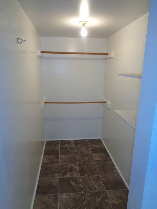 Building Photo - 522 Avenue F