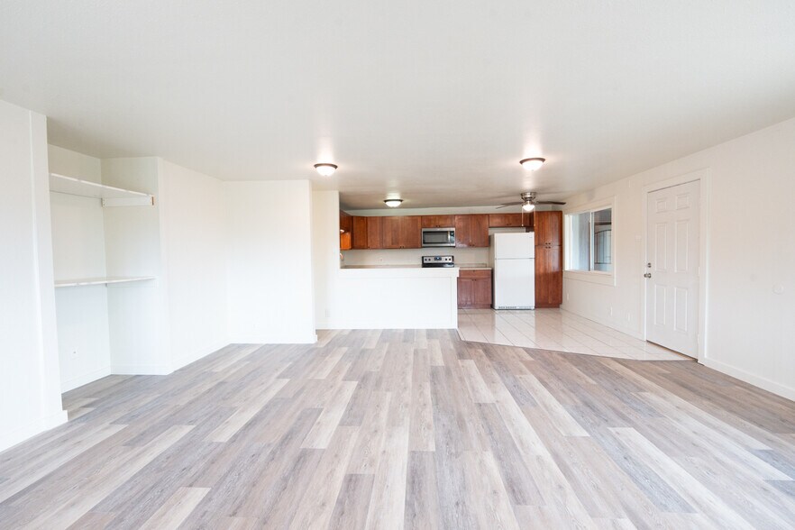 Building Photo - 456 Ipu Cir