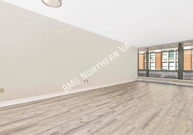 Building Photo - 1150 K St NW