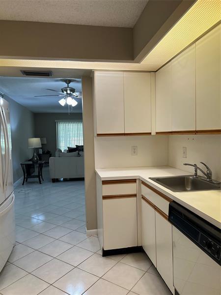 Building Photo - 1605 Abaco Dr