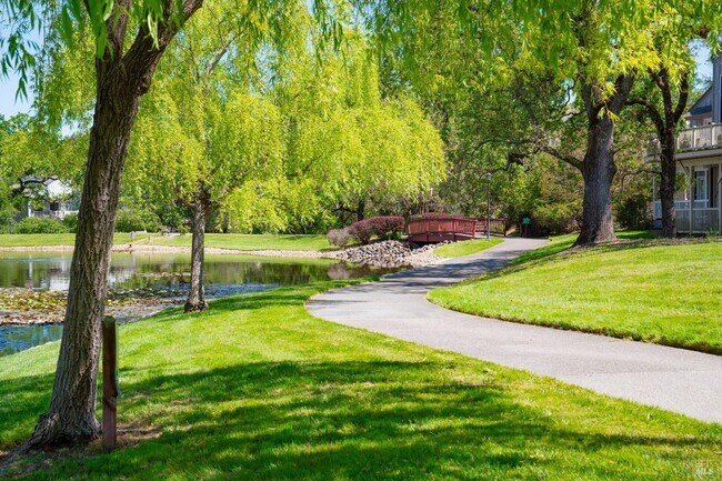 Building Photo - 1100 Princeton Dr