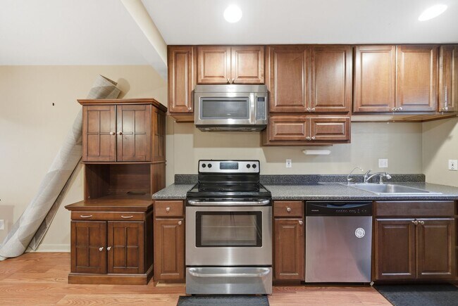 Building Photo - 6355 New Market Way