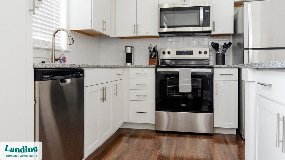 Building Photo - 901 Kelly Green Ln