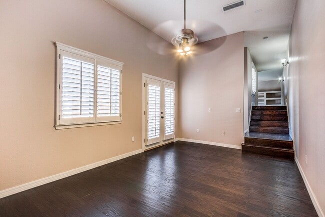 Building Photo - Amazing Tri-Level Westside Rental Home w/ ...