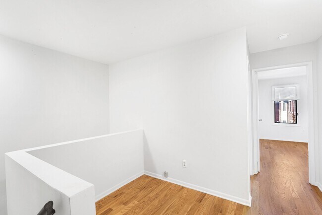 Building Photo - 92 E Blackwell St