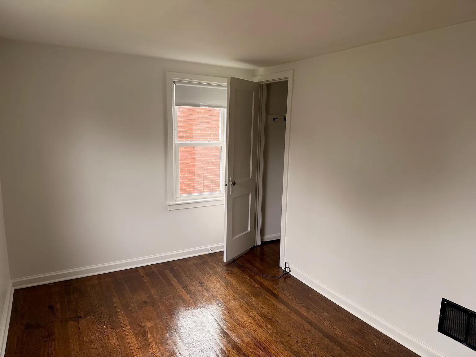 Building Photo - 430 Oak St