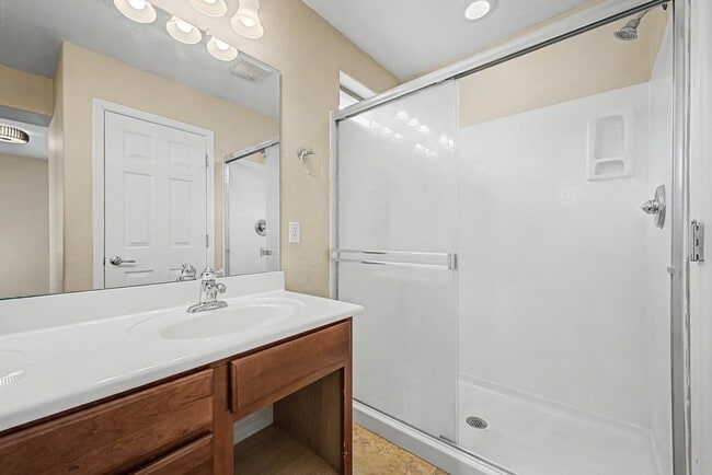 Building Photo - 26616 N Babbling Brook Dr