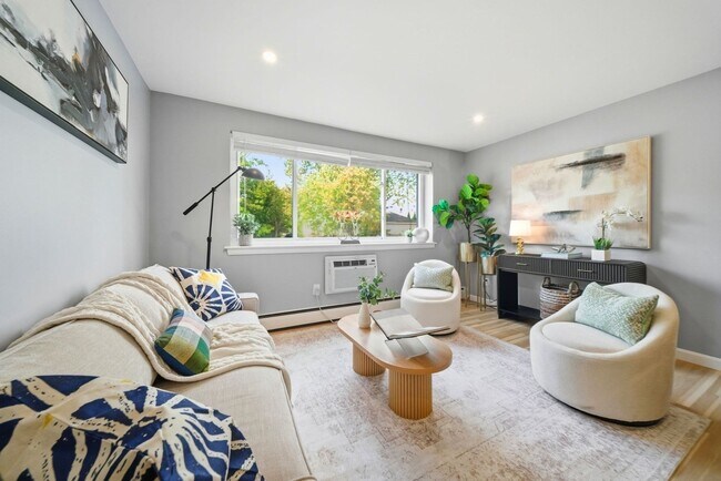 Building Photo - 8 Radcliffe Rd