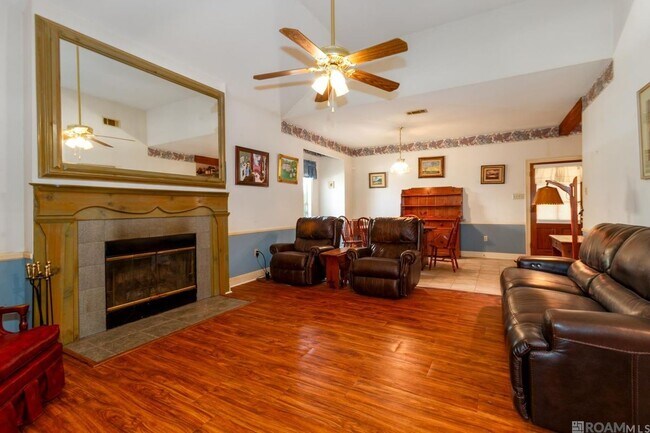 Building Photo - 11918 Spring Meadow Dr
