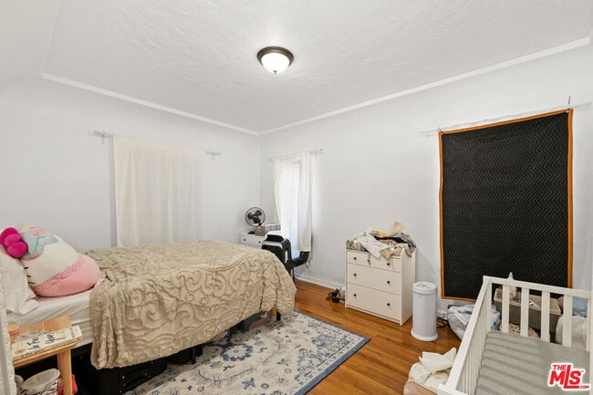 Building Photo - 8544 Saturn St