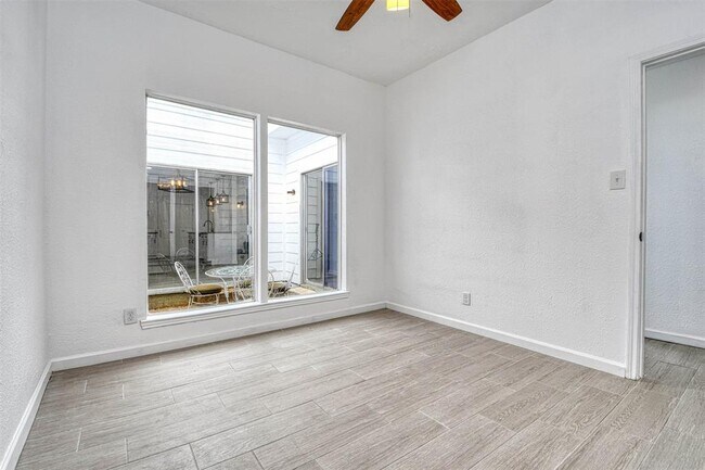 Building Photo - 86 Artesian Way